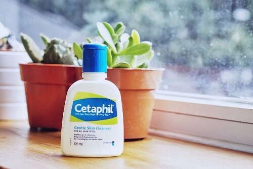 Sữa rửa mặt Cetaphil Gentle Skin Cleanser giúp da sạch sâu, ngăn mụn hiệu quả